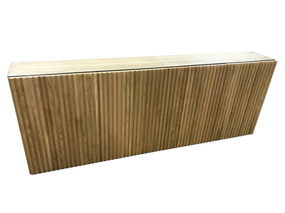 XXL Konferenztisch mit Kabeltank und Wandverkleidung Eiche