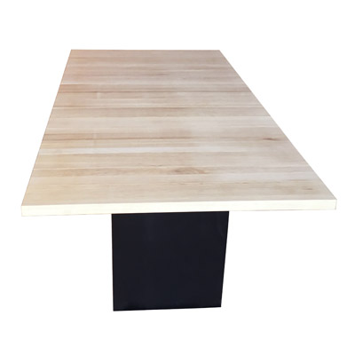 XXL Tisch Knut mit eingefrästen Stahlbändern